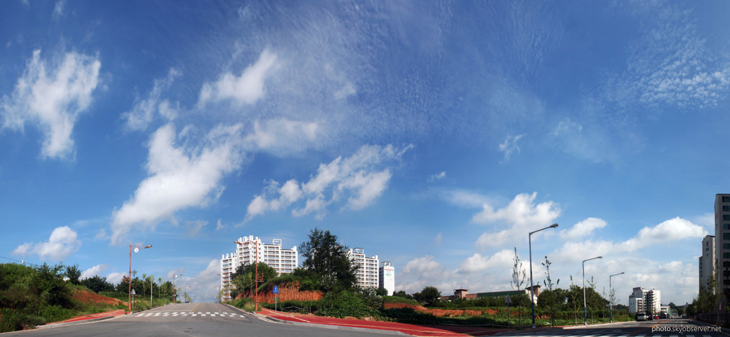 s_20080801_cloud_panorama_crop.jpg